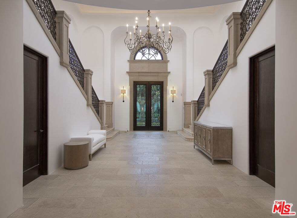 34 Beverly Park Circle