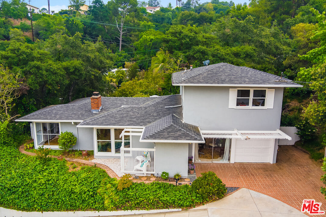 8862 Hollywood Hills Rd