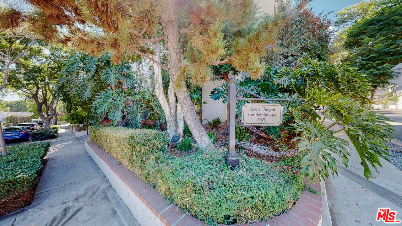 8960 NE Cynthia St Unit: 207