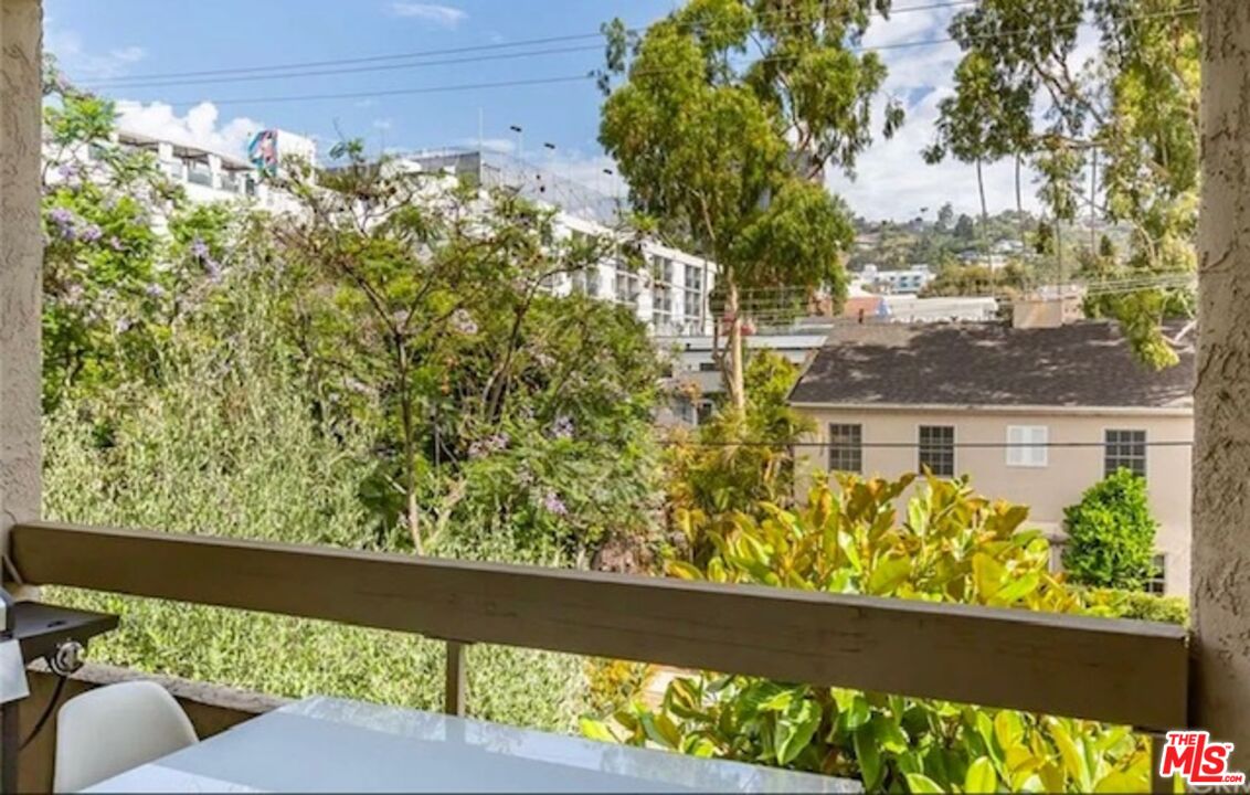 8960 NE Cynthia St Unit: 207