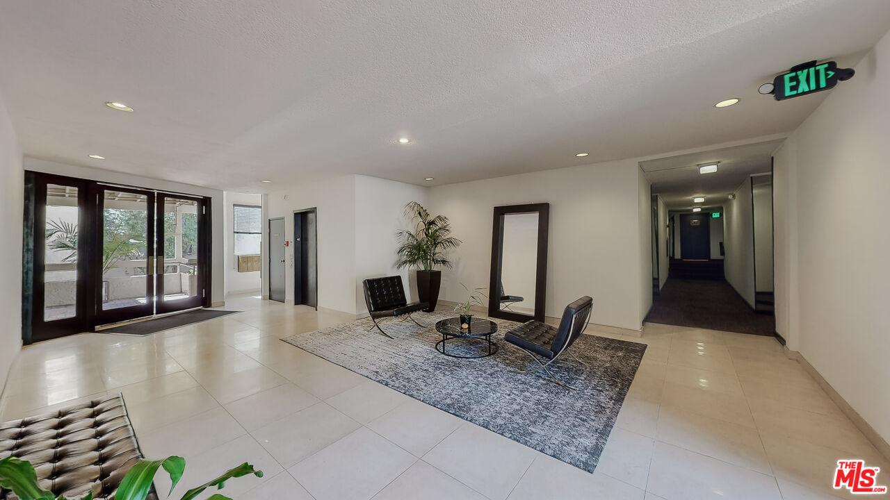 8960 NE Cynthia St Unit: 207