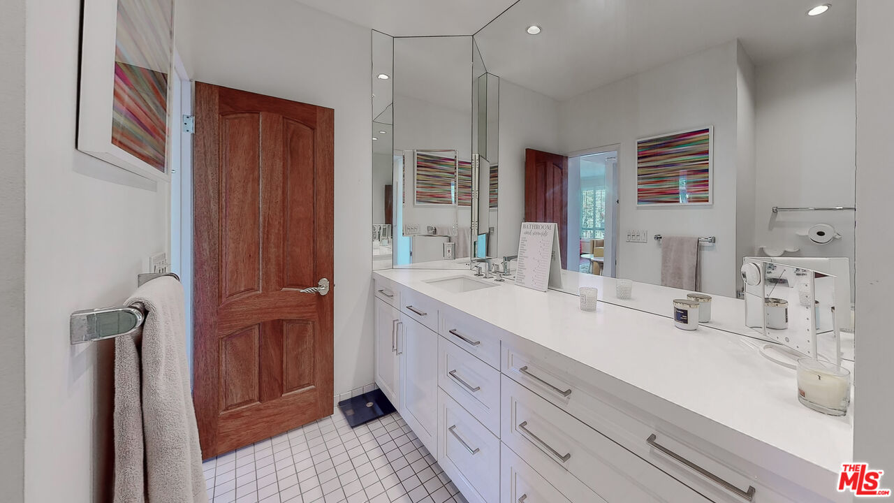 8960 NE Cynthia St Unit: 207