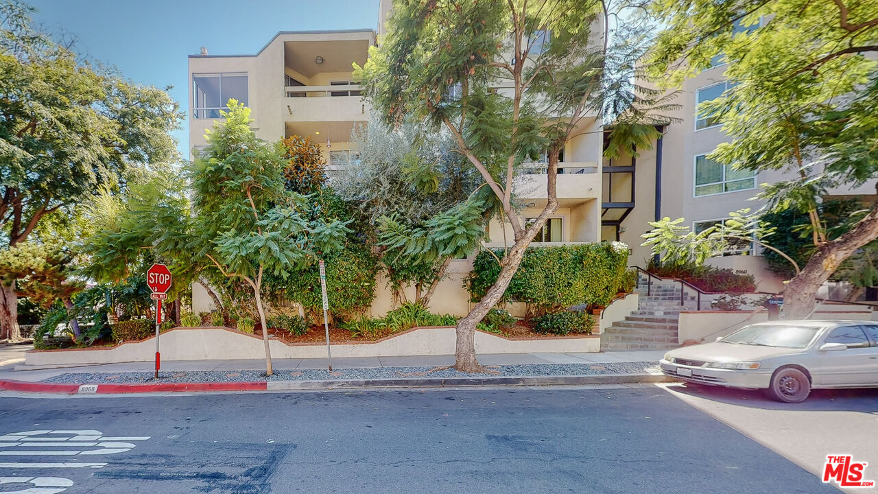 8960 NE Cynthia St Unit: 207