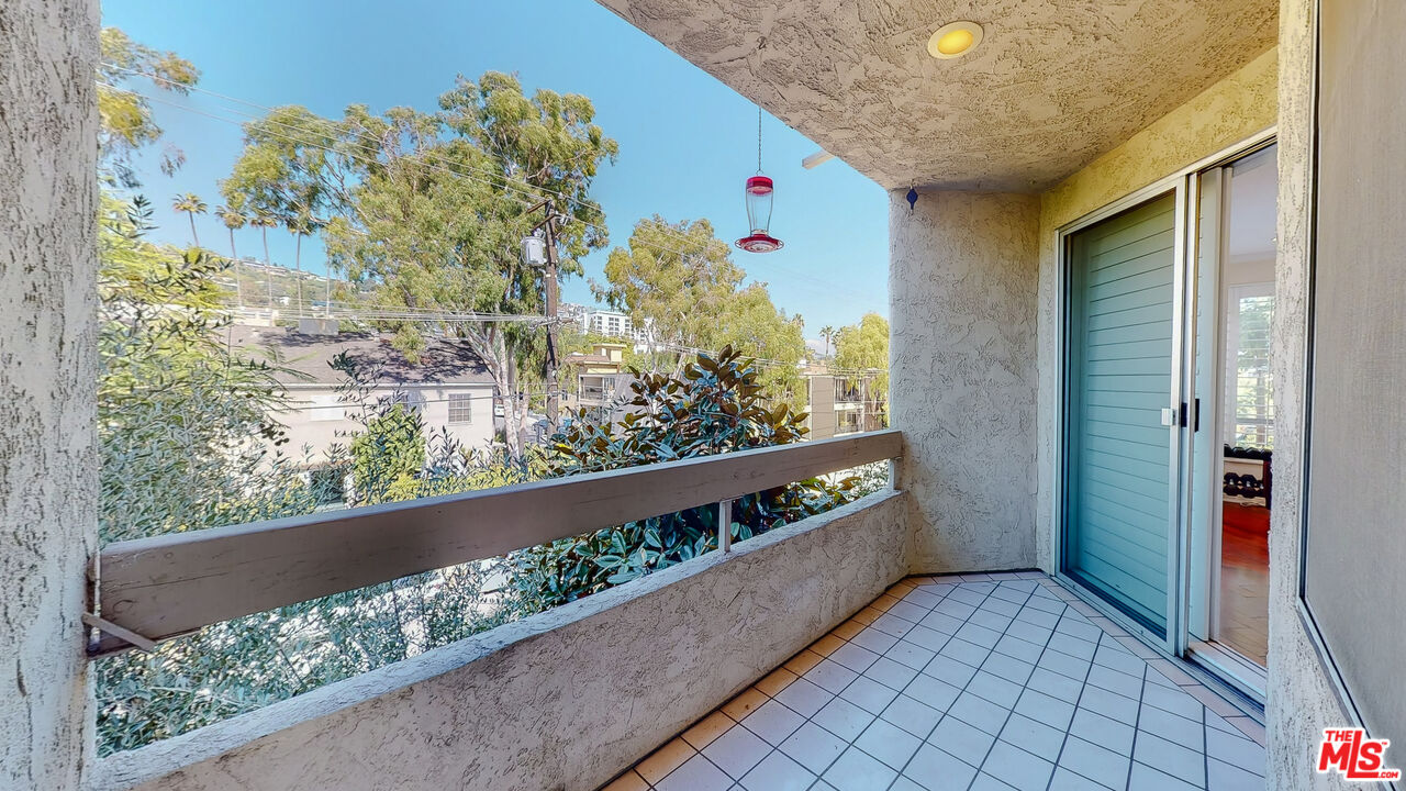 8960 NE Cynthia St Unit: 207