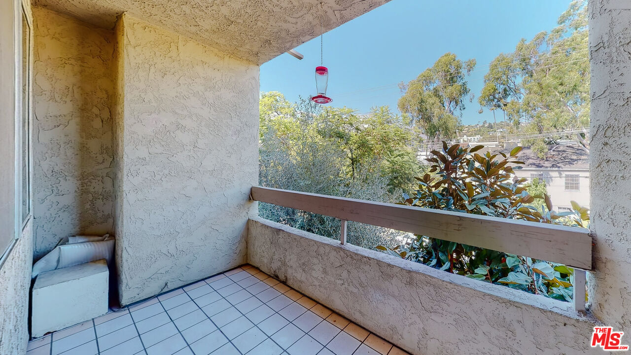 8960 NE Cynthia St Unit: 207