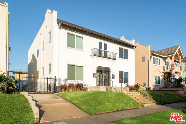 769 N RIDGEWOOD PL Unit: 1/2