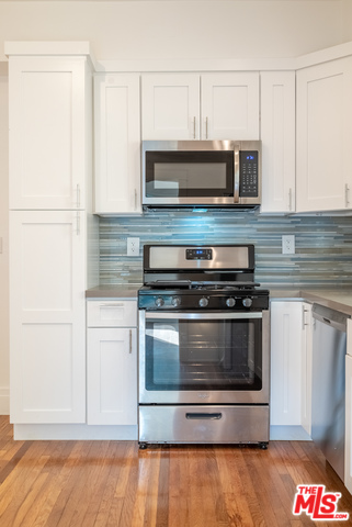 769 N RIDGEWOOD PL Unit: 1/2