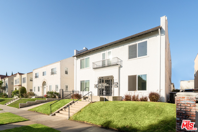 769 N RIDGEWOOD PL Unit: 1/2