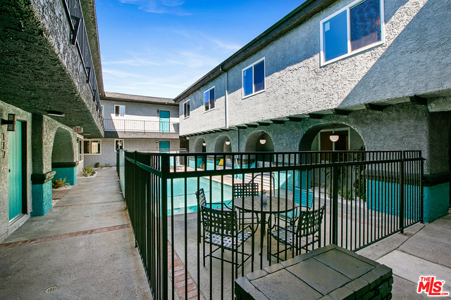 6640 Woodley Ave Unit: 112
