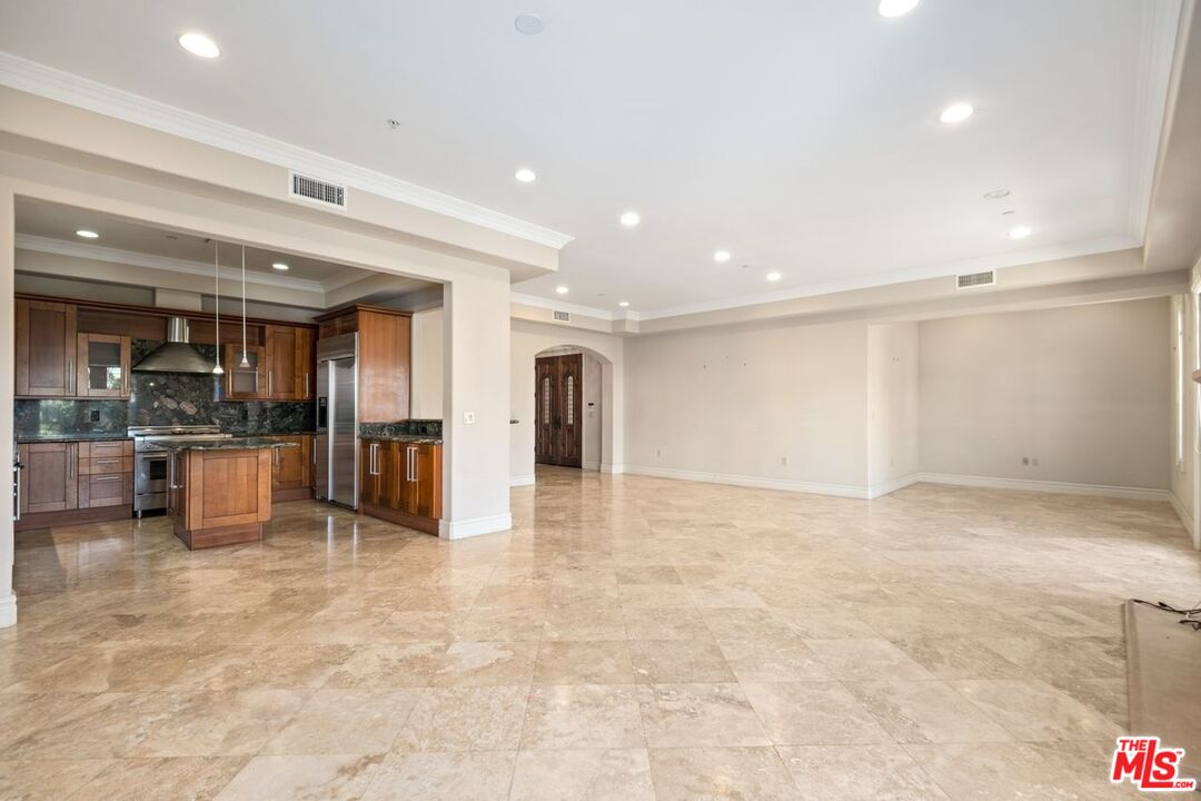 1940 MANNING AVE Unit: 101