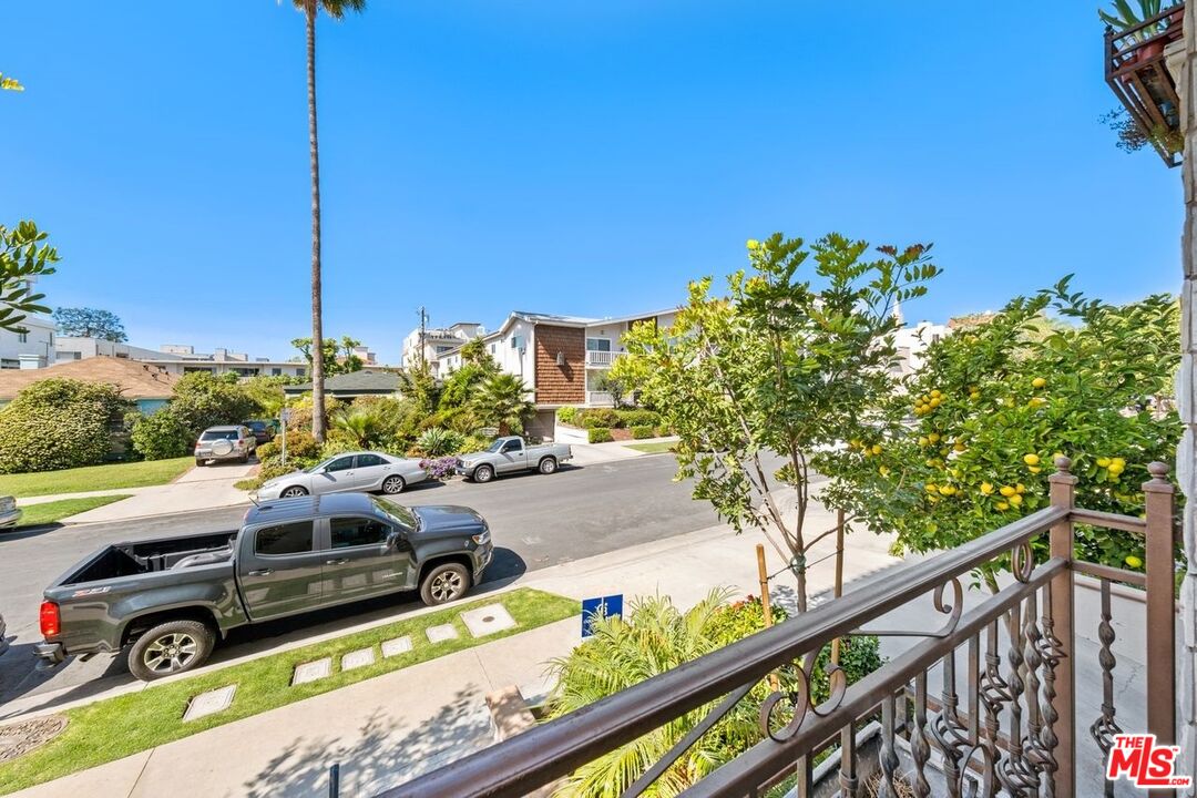 1940 MANNING AVE Unit: 101