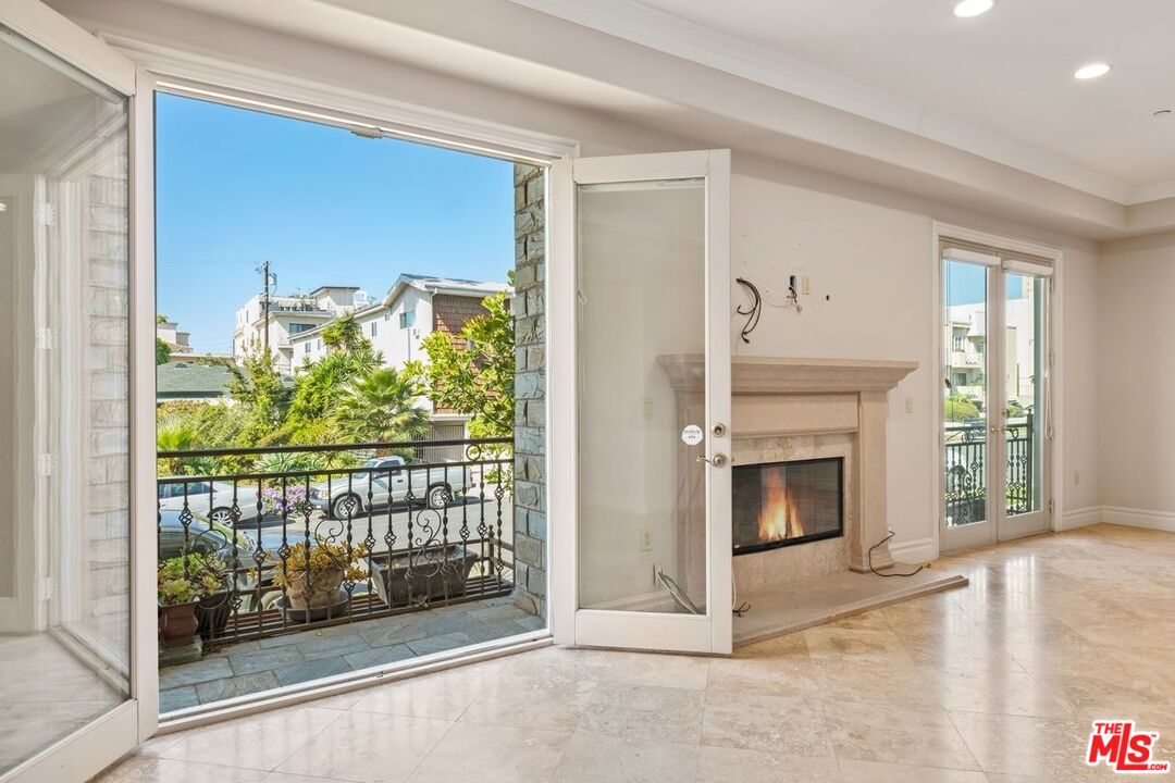 1940 MANNING AVE Unit: 101