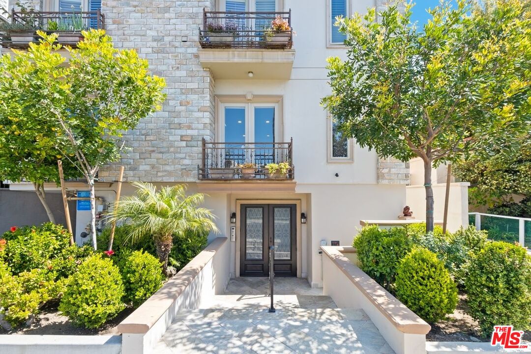 1940 MANNING AVE Unit: 101