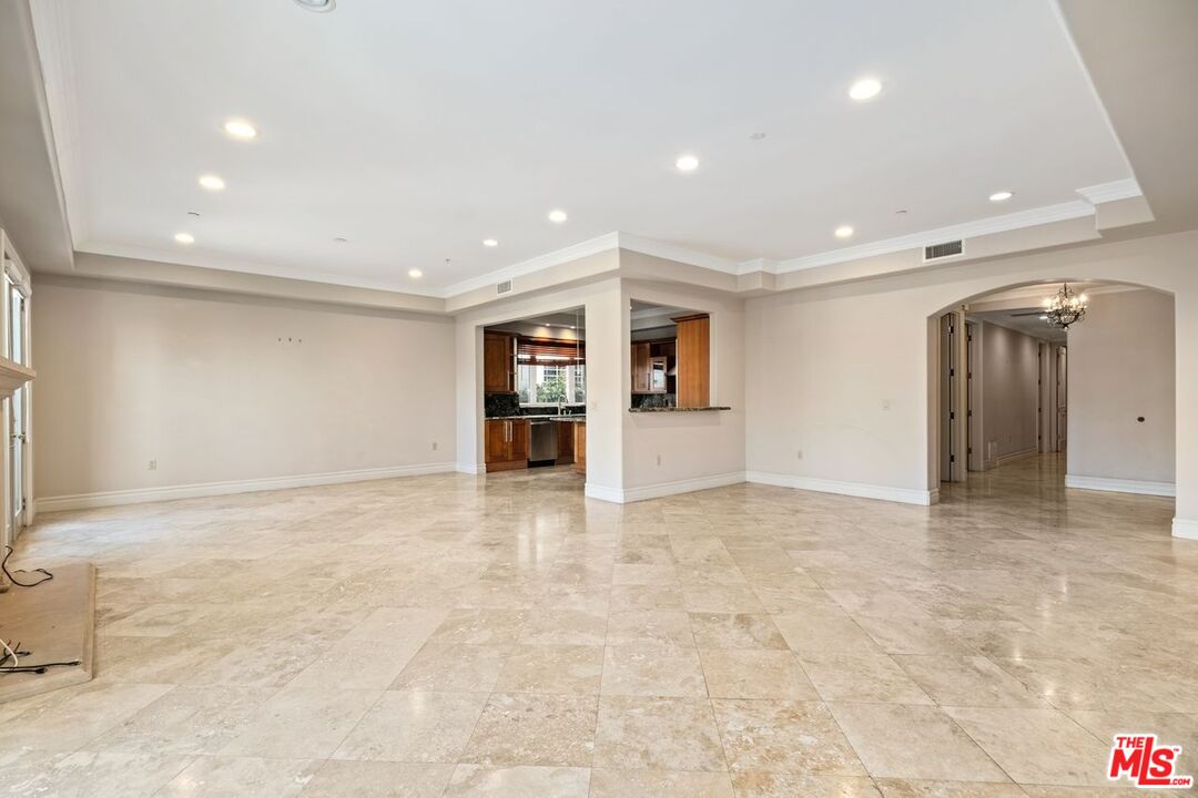 1940 MANNING AVE Unit: 101