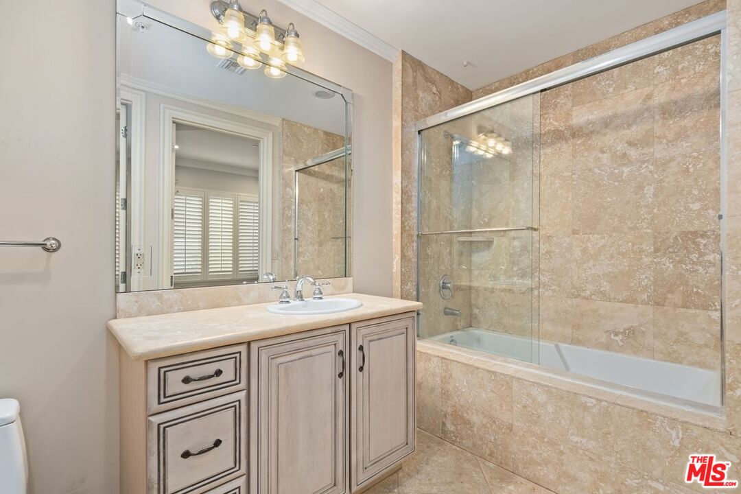 1940 MANNING AVE Unit: 101