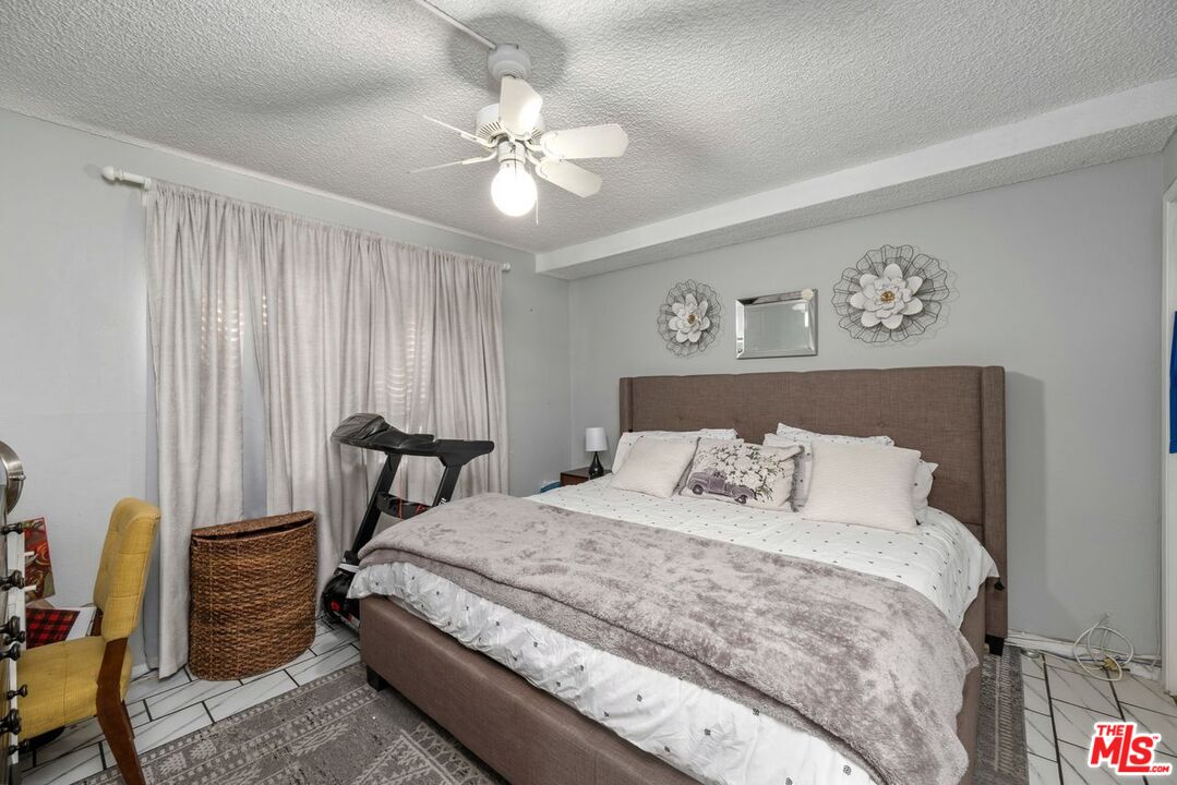 8746 Tobias Ave Unit: 1