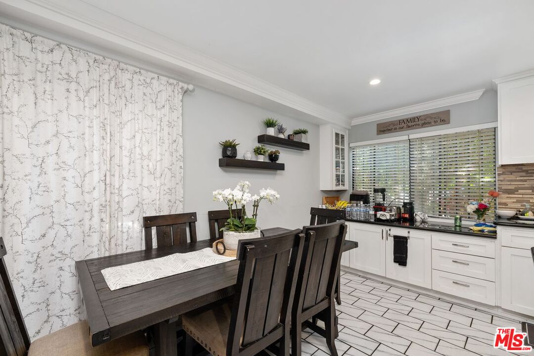 8746 Tobias Ave Unit: 1