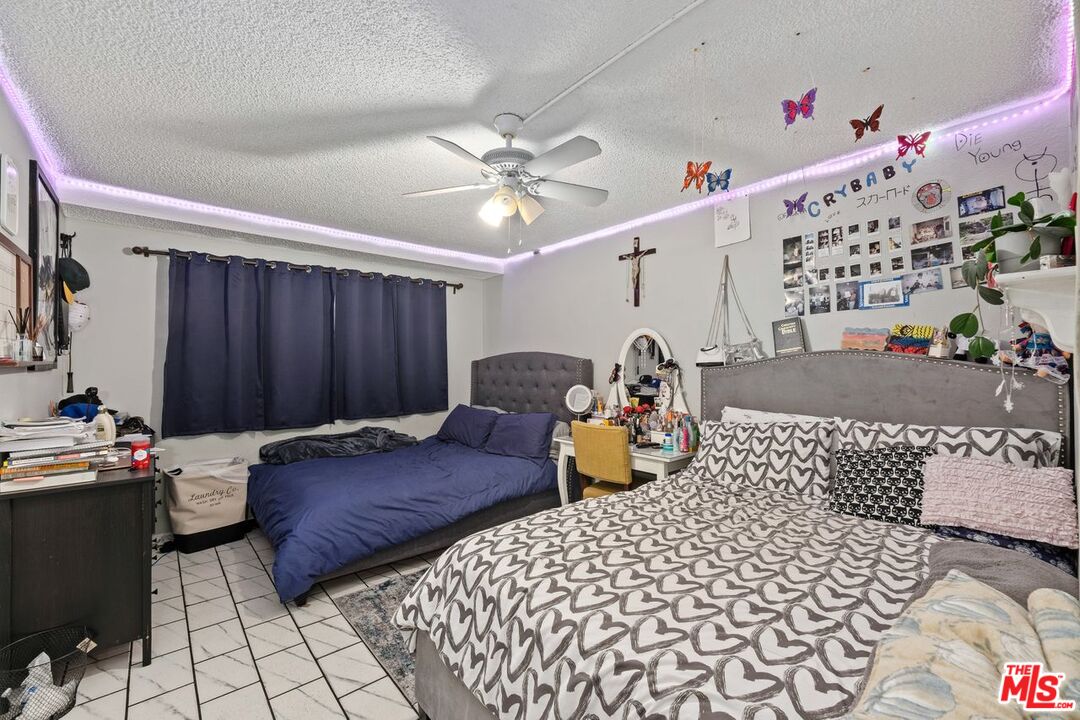 8746 Tobias Ave Unit: 1