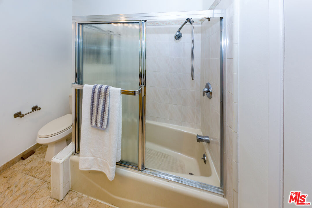 11418 DONA PEGITA DR