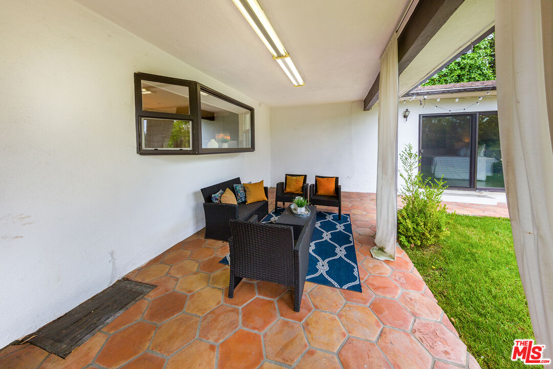 11418 DONA PEGITA DR