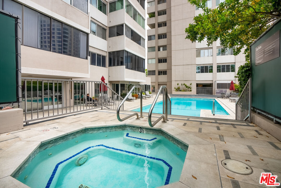 875 Comstock Ave Unit: 14A