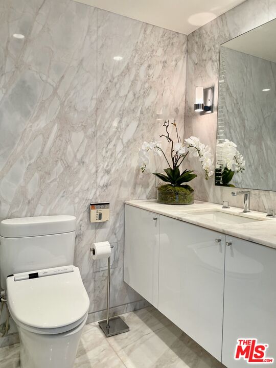 875 Comstock Ave Unit: 14A