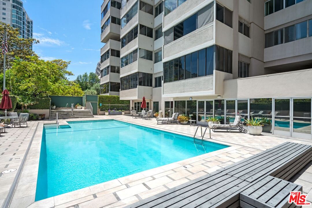 875 Comstock Ave Unit: 14A