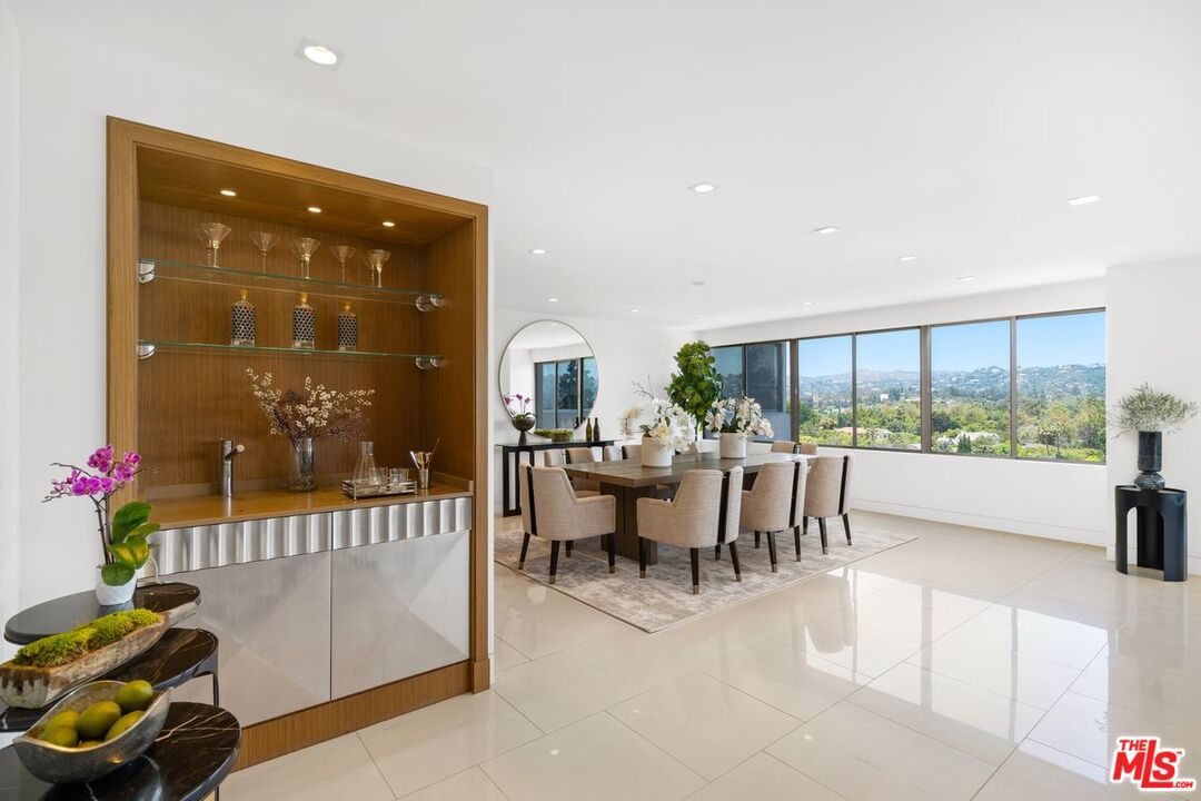 875 Comstock Ave Unit: 14A