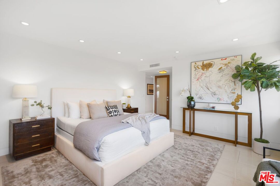 875 Comstock Ave Unit: 14A