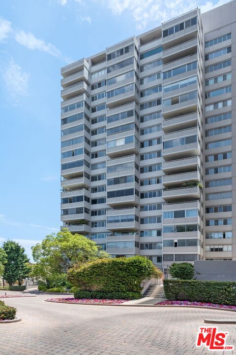 875 Comstock Ave Unit: 14A