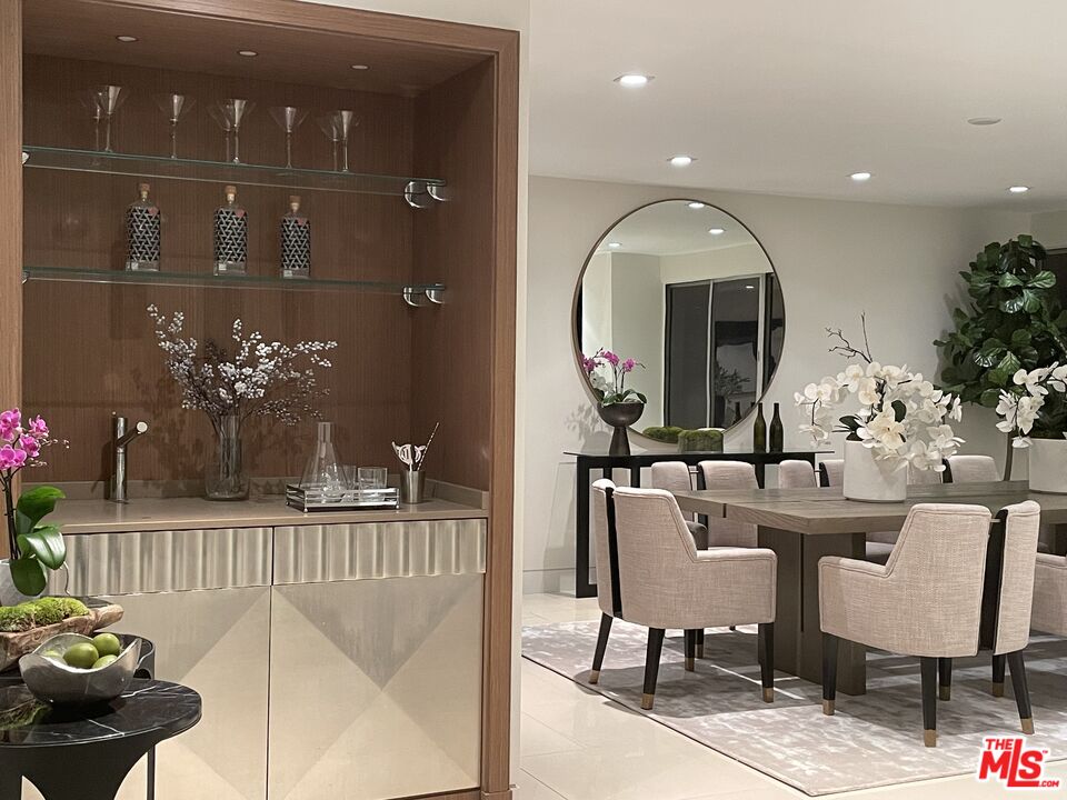 875 Comstock Ave Unit: 14A