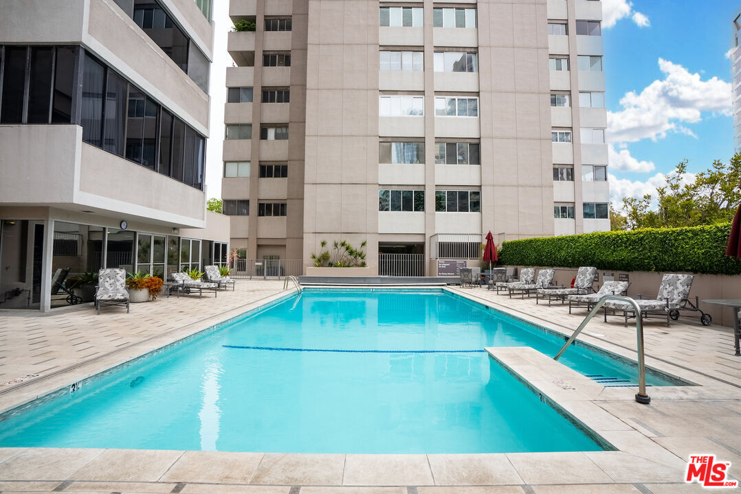 875 Comstock Ave Unit: 14A