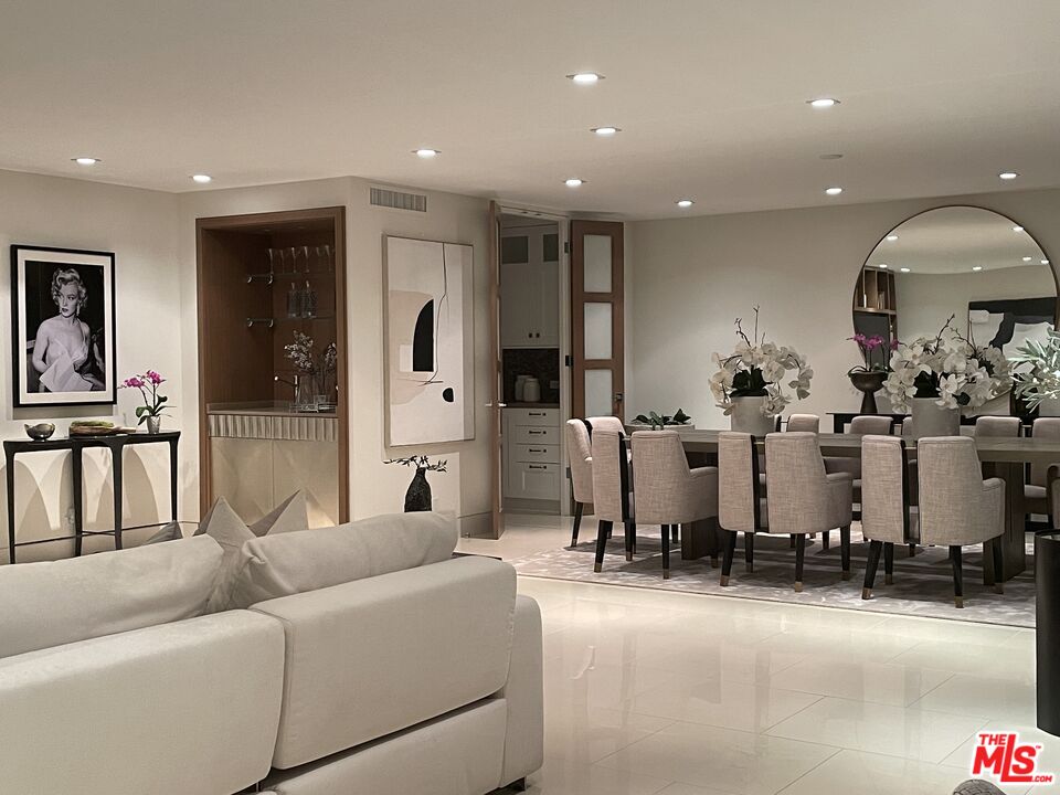 875 Comstock Ave Unit: 14A