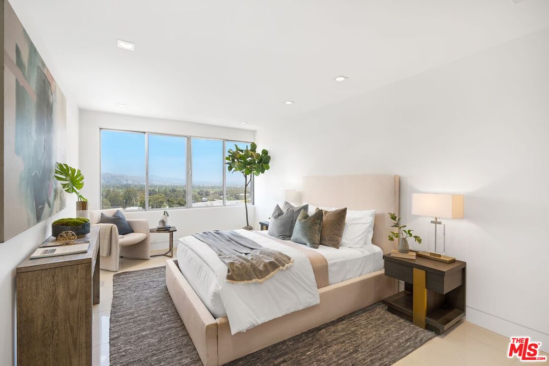 875 Comstock Ave Unit: 14A