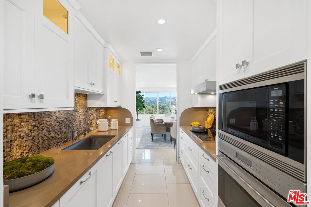 875 Comstock Ave Unit: 14A