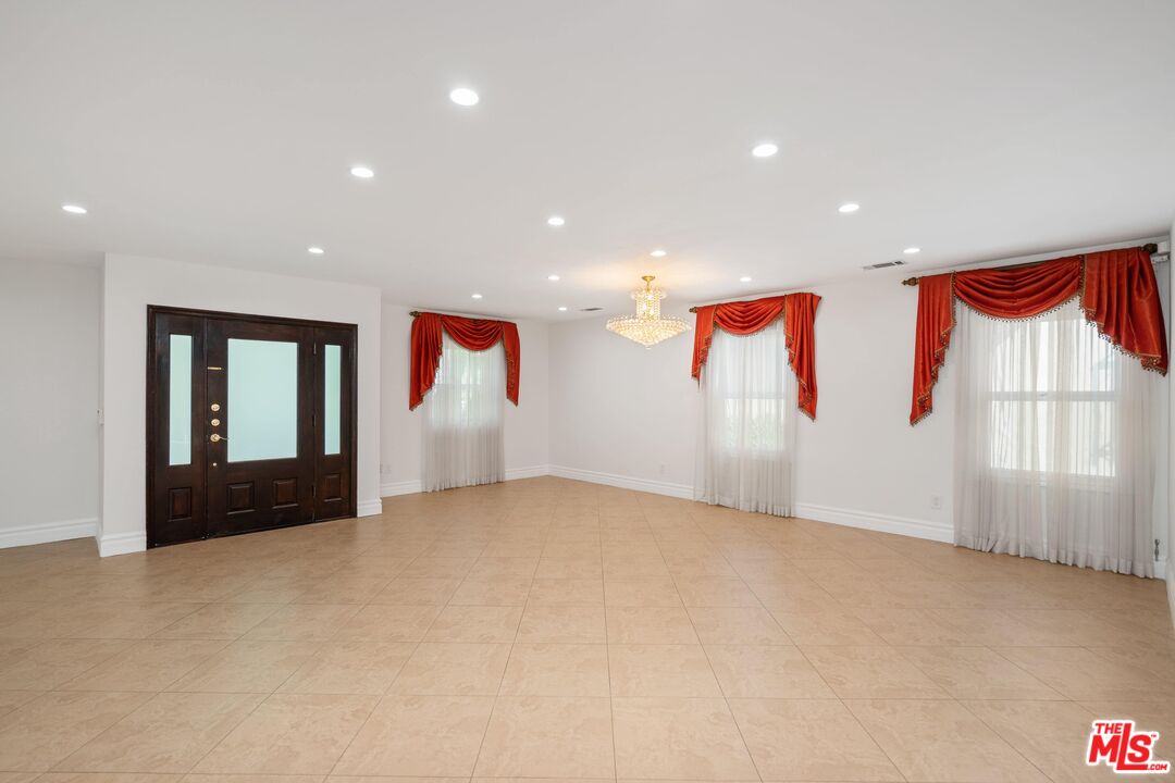 9220 Monte Mar Dr