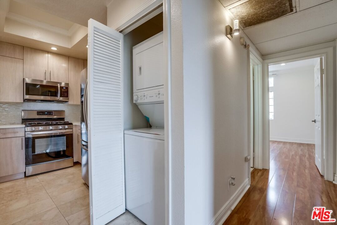 1034 S Shenandoah St Unit: 4