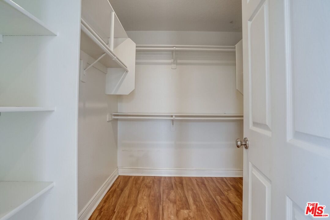 1034 S Shenandoah St Unit: 4