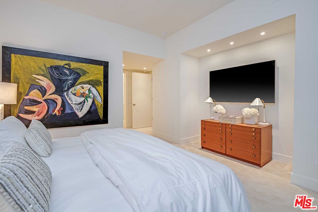 2369 S Beverly Glen Blvd Unit: 206