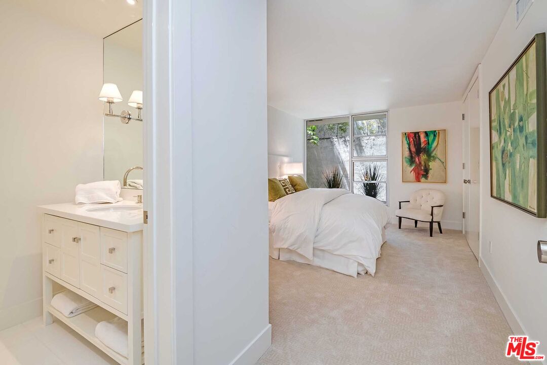 2369 S Beverly Glen Blvd Unit: 206