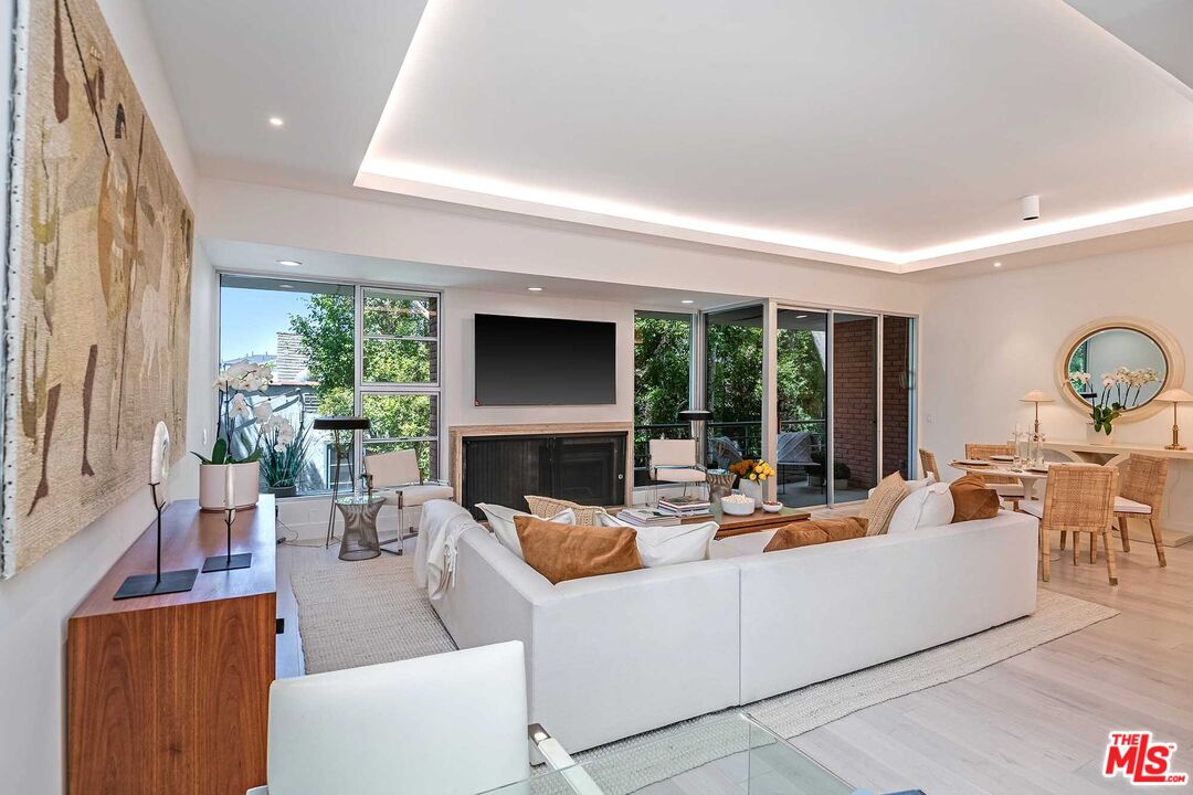 2369 S Beverly Glen Blvd Unit: 206