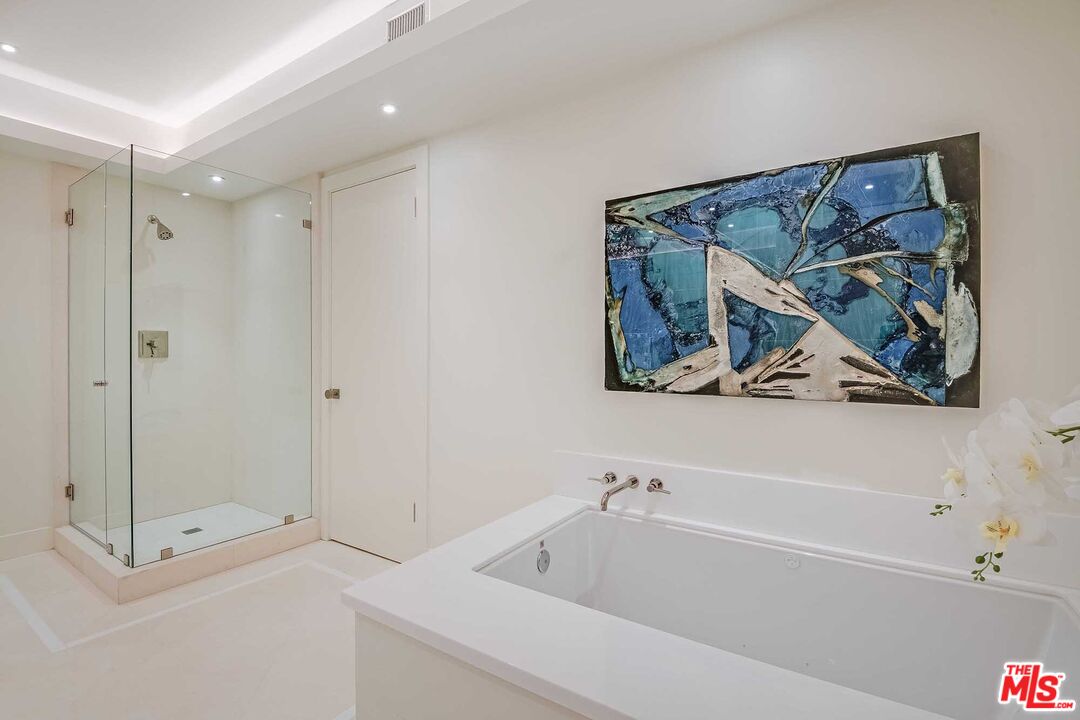 2369 S Beverly Glen Blvd Unit: 206