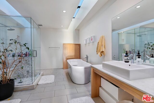 115 Ocean Front Walk