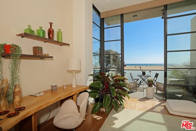 115 Ocean Front Walk