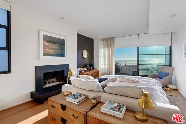 115 Ocean Front Walk