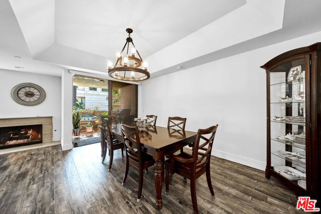 125 N Gale Dr Unit: 101