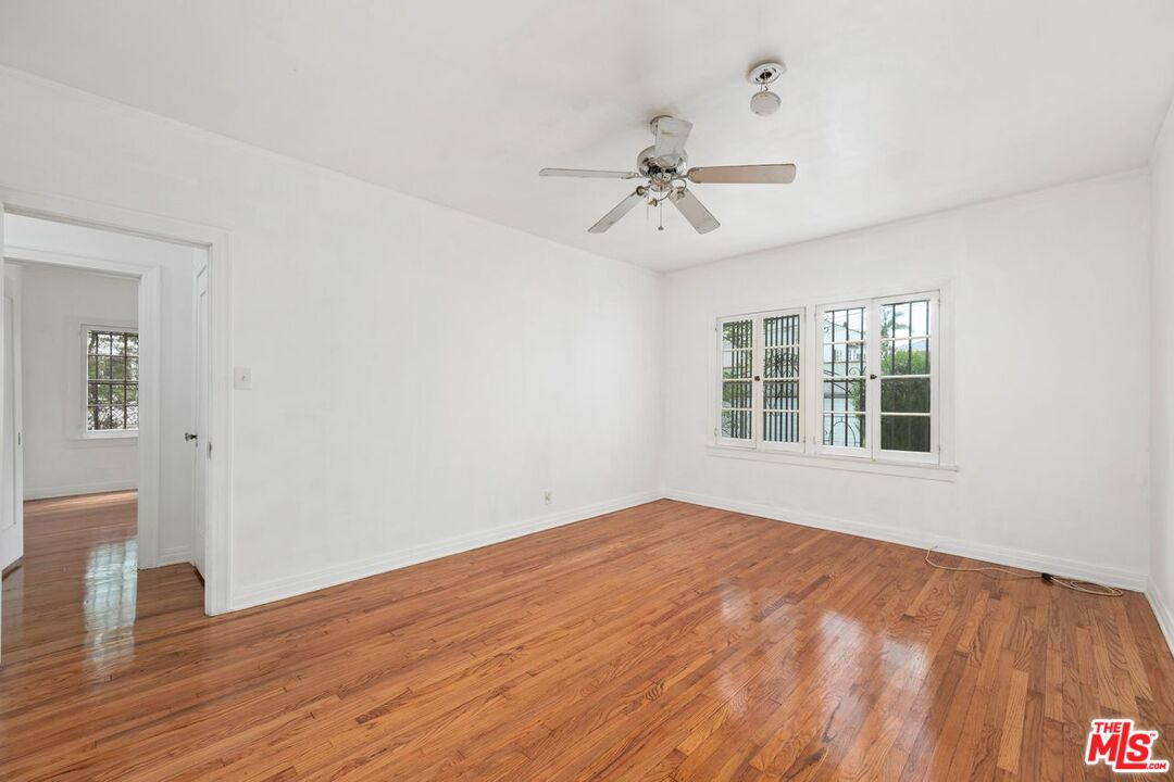 323 N MANSFIELD AVE
