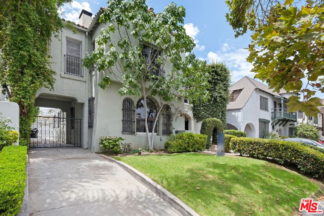 323 N MANSFIELD AVE