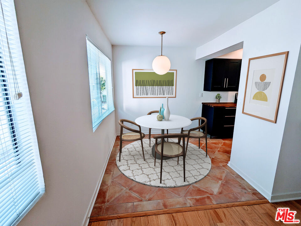 11750 Moorpark St Unit: E