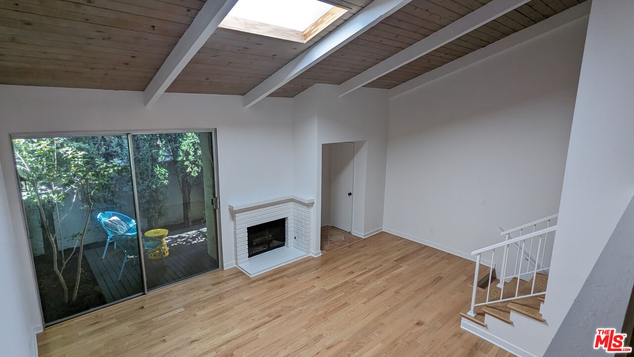 11750 Moorpark St Unit: E